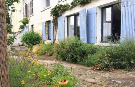 G&icirc;te n&deg;68 Auvers-sur-Oise - Val d'Oise - Le g&icirc;te au rez-de-chauss&eacute;e de la maison des propri&eacute;taires. 